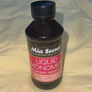 Mia secret liquid monomer